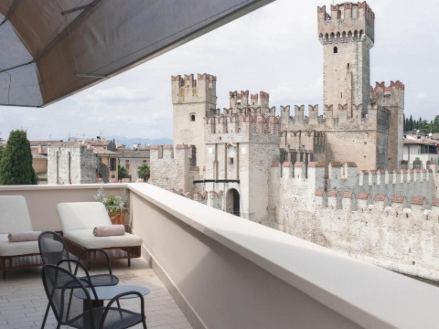 Grand Hotel Terme Sirmione Ngoại thất bức ảnh View of the White Tower from the hotel