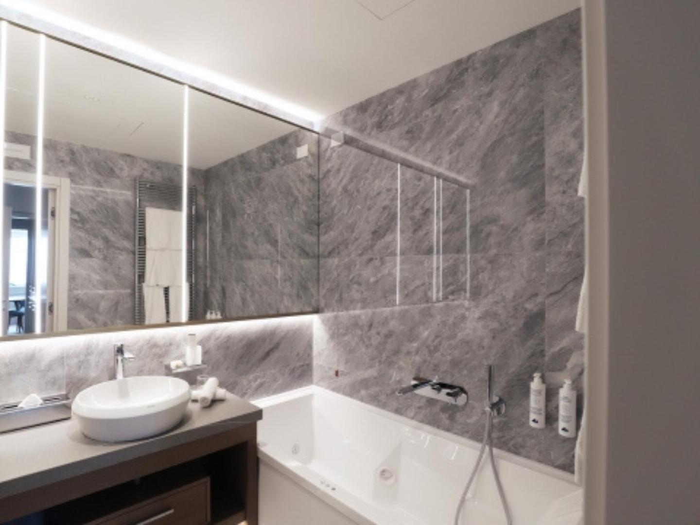 Grand Hotel Terme Sirmione Ngoại thất bức ảnh Bathroom