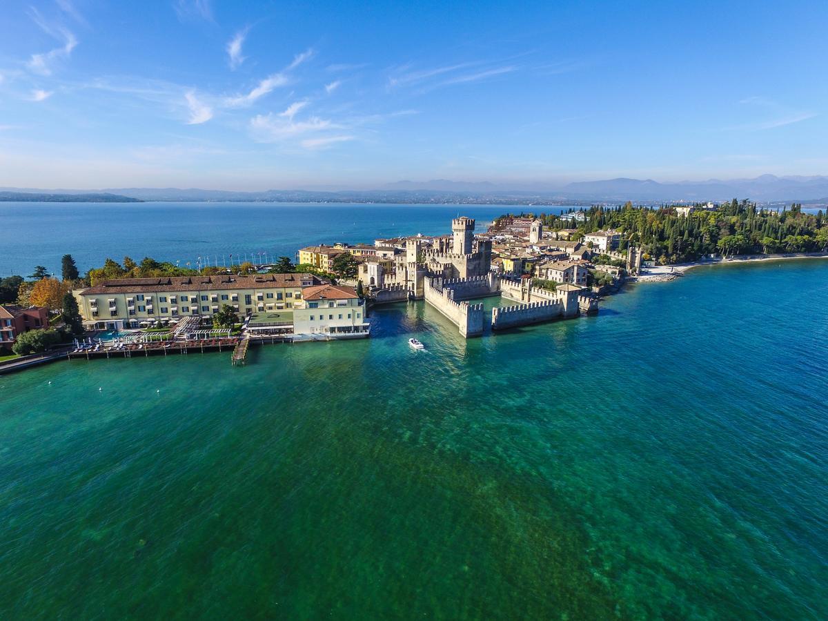 Grand Hotel Terme Sirmione Ngoại thất bức ảnh Aerial view of the town